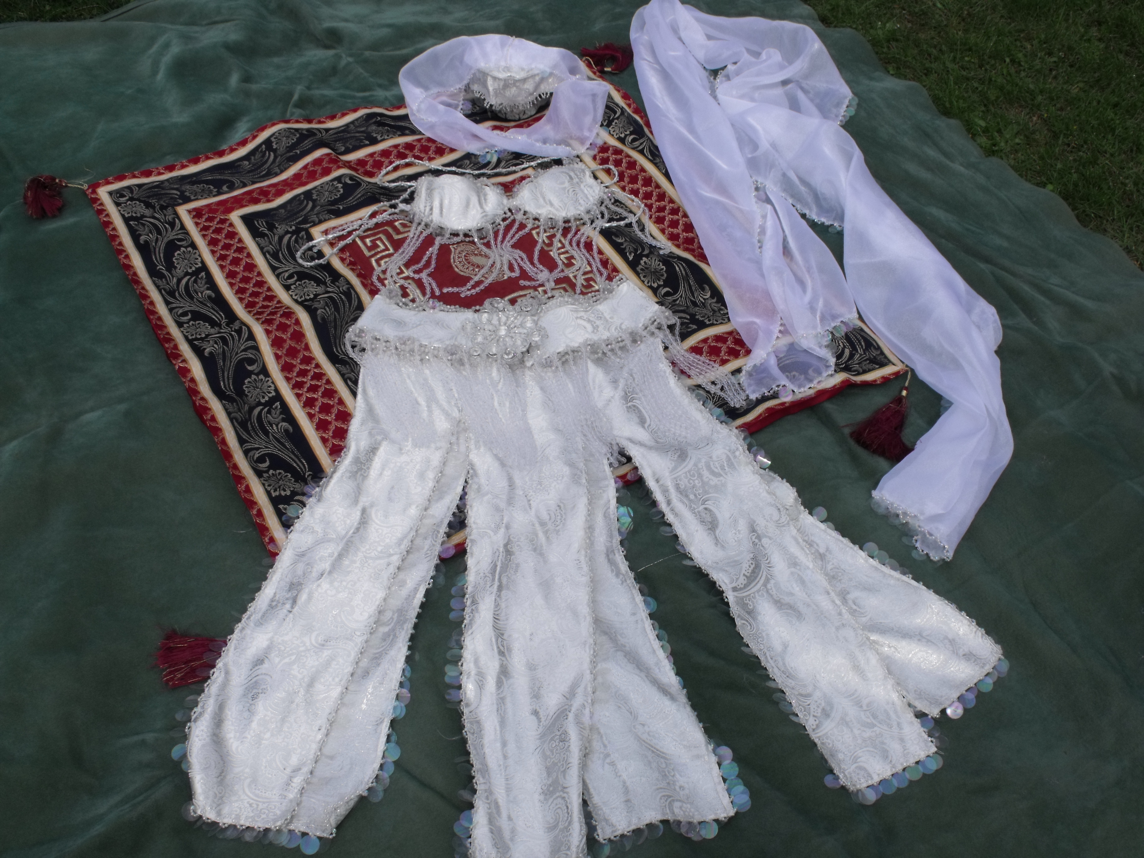 SILVER WHITE ANATOLIAN WEDDING STYLE